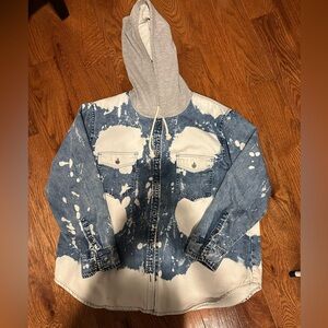 *NWOT* Easel Brand Bleached Denim Jacket